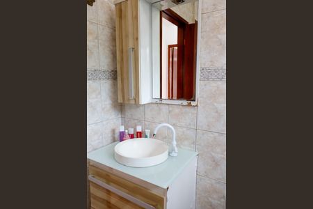 Casa à venda com 162m², 2 quartos e 2 vagas Casa à venda com 162m², 2 quartos e 2 vagasBanheiro