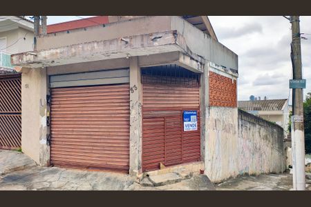 Casa à venda com 162m², 2 quartos e 2 vagas Casa à venda com 162m², 2 quartos e 2 vagasFachada