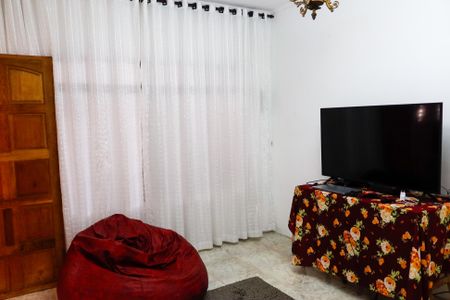 Casa à venda com 162m², 2 quartos e 2 vagas Casa à venda com 162m², 2 quartos e 2 vagassala