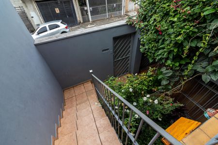 Casa para alugar com 188m², 3 quartos e 2 vagasEscada de Entrada