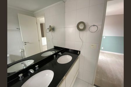 Apartamento para alugar com 96m², 2 quartos e 2 vagasBanheiro da suíte 2