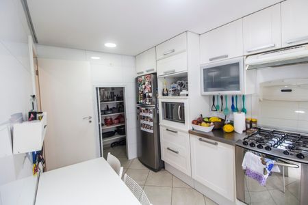 Casa de condomínio à venda com 210m², 3 quartos e 3 vagas Casa de condomínio à venda com 210m², 3 quartos e 3 vagasCozinha
