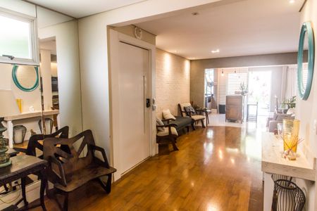 Sala  de casa de condomínio para alugar com 3 quartos, 210m² em Tamboré, Santana de Parnaíba