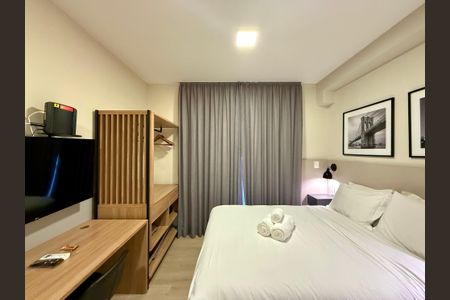 Quarto  de kitnet/studio para alugar com 0 quarto, 22m² em Jardim das Acacias, São Paulo