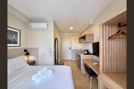 Quarto  de kitnet/studio para alugar com 0 quarto, 22m² em Jardim das Acacias, São Paulo