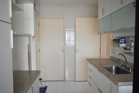 Apartamento à venda com 83m², 3 quartos e 2 vagasCozinha