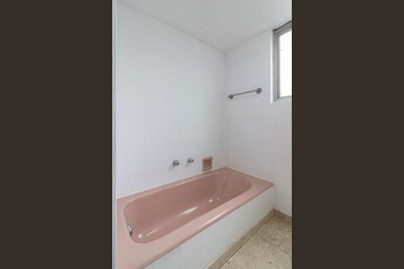 Apartamento à venda com 107m², 3 quartos e 1 vaga Apartamento à venda com 107m², 3 quartos e 1 vagaBanheiro da Suíte