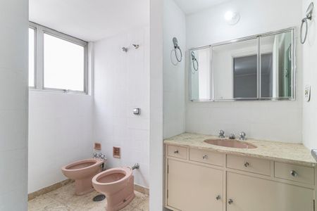 Apartamento à venda com 107m², 3 quartos e 1 vaga Apartamento à venda com 107m², 3 quartos e 1 vagaBanheiro da Suíte