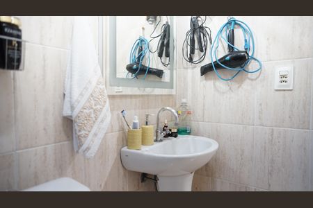 Banheiro de casa de condomínio para alugar com 2 quartos, 80m² em Cidade Aracília, Guarulhos