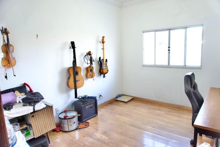 Casa à venda com 220m², 3 quartos e 3 vagasQuarto 2