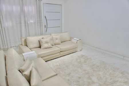 Casa à venda com 220m², 3 quartos e 3 vagasSala