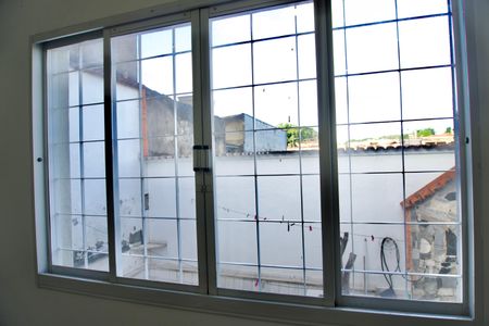 Casa à venda com 220m², 3 quartos e 3 vagasQuarto 2 - Janela