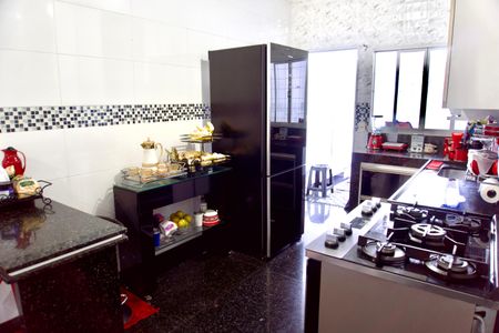 Casa à venda com 220m², 3 quartos e 3 vagasCozinha