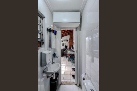 Casa de condomínio à venda com 103m², 2 quartos e 2 vagasBanheiro de serviço