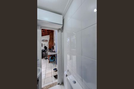 Casa de condomínio à venda com 103m², 2 quartos e 2 vagasBanheiro de serviço