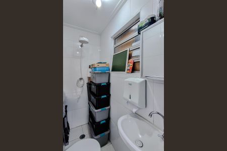 Casa de condomínio à venda com 103m², 2 quartos e 2 vagasBanheiro de serviço