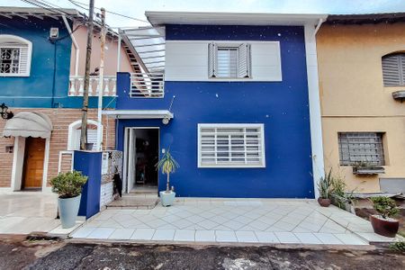 Casa de condomínio à venda com 103m², 2 quartos e 2 vagasFachada