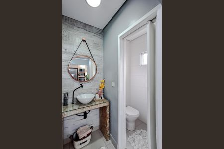 Casa de condomínio à venda com 103m², 2 quartos e 2 vagasLavabo