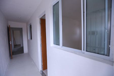 Casa para alugar com 48m², 3 quartos e 1 vaga Casa para alugar com 48m², 3 quartos e 1 vagaCorredor Interno