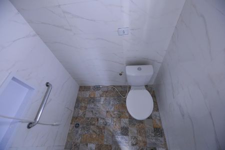 Casa para alugar com 48m², 3 quartos e 1 vaga Casa para alugar com 48m², 3 quartos e 1 vagaBanheiro