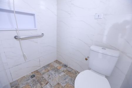 Casa para alugar com 48m², 3 quartos e 1 vaga Casa para alugar com 48m², 3 quartos e 1 vagaBanheiro