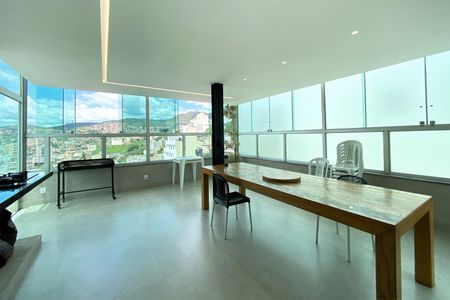 Sala de Estar de apartamento à venda com 3 quartos, 160m² em Santa Efigênia, Belo Horizonte