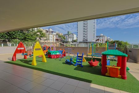 Apartamento à venda com 72m², 3 quartos e 2 vagasÁrea comum - Playground