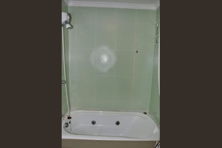 Apartamento à venda com 78m², 2 quartos e 1 vaga Apartamento à venda com 78m², 2 quartos e 1 vagaDetalhe - Banheiro Social com Banheira