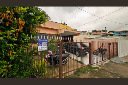 Casa para alugar com 300m², 3 quartos e 7 vagasFachada