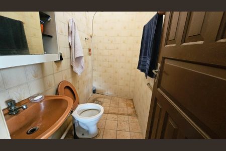 Casa para alugar com 300m², 3 quartos e 7 vagasBanheiro de Serviço