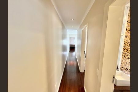 Casa à venda com 247m², 3 quartos e 5 vagas Corredor Quartos