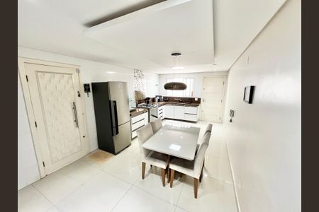 Casa à venda com 247m², 3 quartos e 5 vagasCozinha