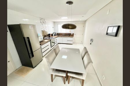 Casa à venda com 247m², 3 quartos e 5 vagasCozinha