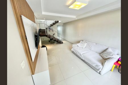 Casa à venda com 247m², 3 quartos e 5 vagasSala