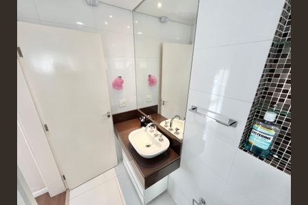 Casa à venda com 247m², 3 quartos e 5 vagas Banheiro da Suíte