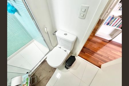 Apartamento à venda com 121m², 3 quartos e 2 vagas Apartamento à venda com 121m², 3 quartos e 2 vagasBanheiro da Suíte