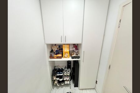 Apartamento à venda com 121m², 3 quartos e 2 vagas Apartamento à venda com 121m², 3 quartos e 2 vagasDespensa