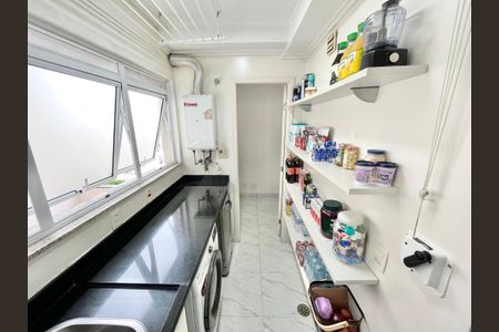 Apartamento à venda com 121m², 3 quartos e 2 vagas Apartamento à venda com 121m², 3 quartos e 2 vagasÁrea de Serviço