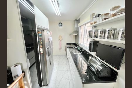 Apartamento à venda com 121m², 3 quartos e 2 vagas Apartamento à venda com 121m², 3 quartos e 2 vagasCozinha