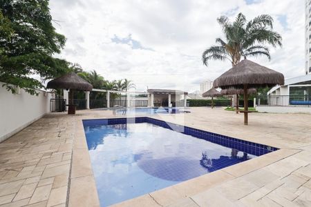 Apartamento à venda com 121m², 3 quartos e 2 vagas Apartamento à venda com 121m², 3 quartos e 2 vagasÁrea comum - Piscina