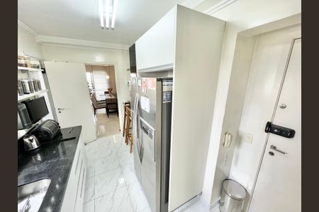 Apartamento à venda com 121m², 3 quartos e 2 vagas Apartamento à venda com 121m², 3 quartos e 2 vagasCozinha