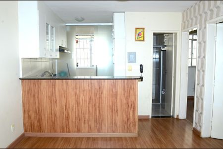 Sala de apartamento à venda com 2 quartos, 50m² em Vitoria, Belo Horizonte