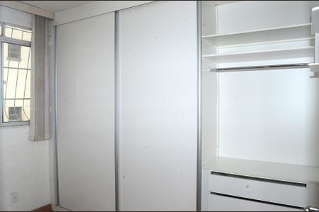 Apartamento à venda com 50m², 2 quartos e 1 vagaQuarto 2 - Armários