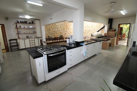 Casa de condomínio para alugar com 464m², 5 quartos e 9 vagasCozinha