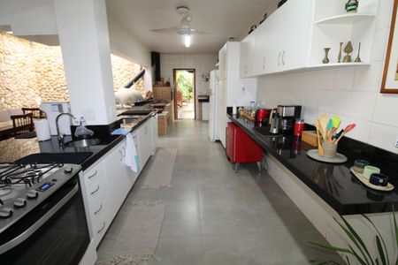 Casa de condomínio para alugar com 464m², 5 quartos e 9 vagasCozinha