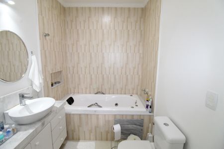 Casa de condomínio para alugar com 464m², 5 quartos e 9 vagasBanheiro da Suíte 2