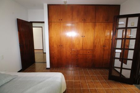 Casa de condomínio para alugar com 464m², 5 quartos e 9 vagasQuarto 3