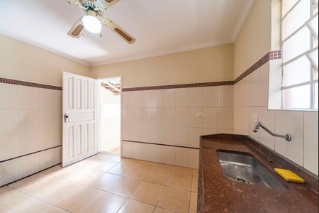 Casa para alugar com 120m², 2 quartos e 1 vagaCozinha 