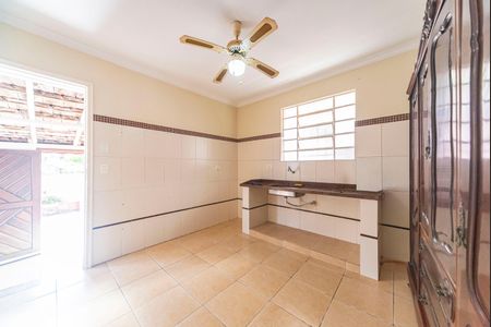 Casa para alugar com 120m², 2 quartos e 1 vagaCozinha 