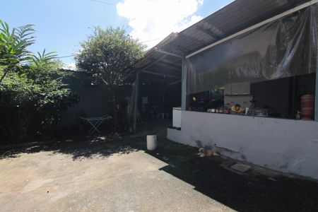 Casa à venda com 390m², 3 quartos e 4 vagasQuintal
